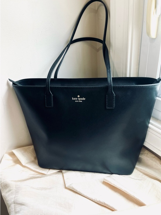 kate spade Handbags - KATE SPADE LARGE SETON DRIVE KARLA TOTE - brand new without tags